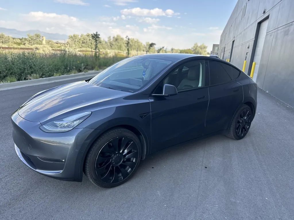 tesla model y 2021 5YJYGDEEXMF282598 image tesla model y 2021 5YJYGDEEXMF282598 image